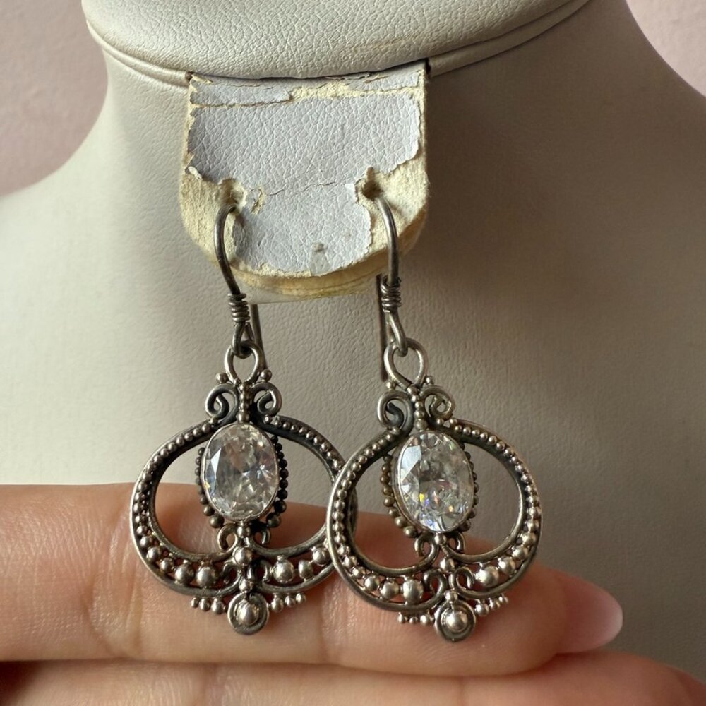VINTAGE CRYSTAL DROP DANGLE SILVER TONE METAL DRESSY EARRINGS